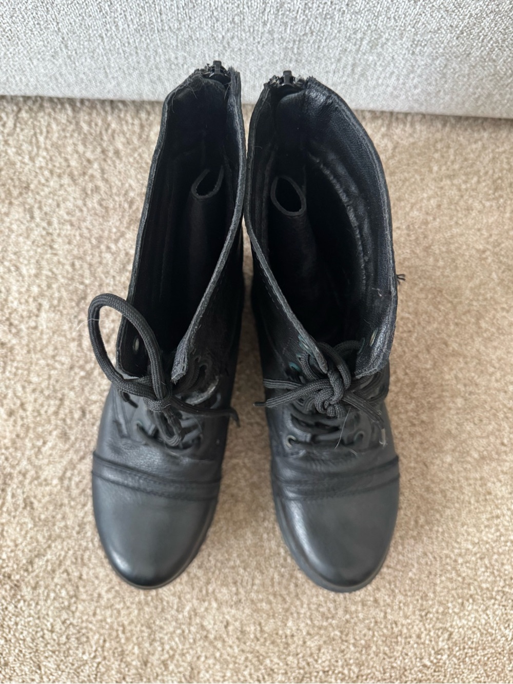 Steve Madden Black Lace-Up Combat Boots with Back Zipper - Picture 4 of 6